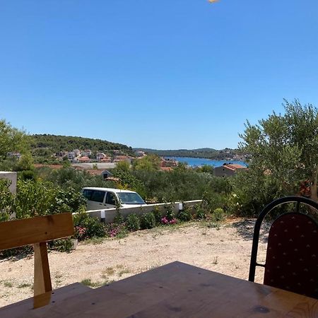 4 Bedroom Apartment In Tisno Kültér fotó