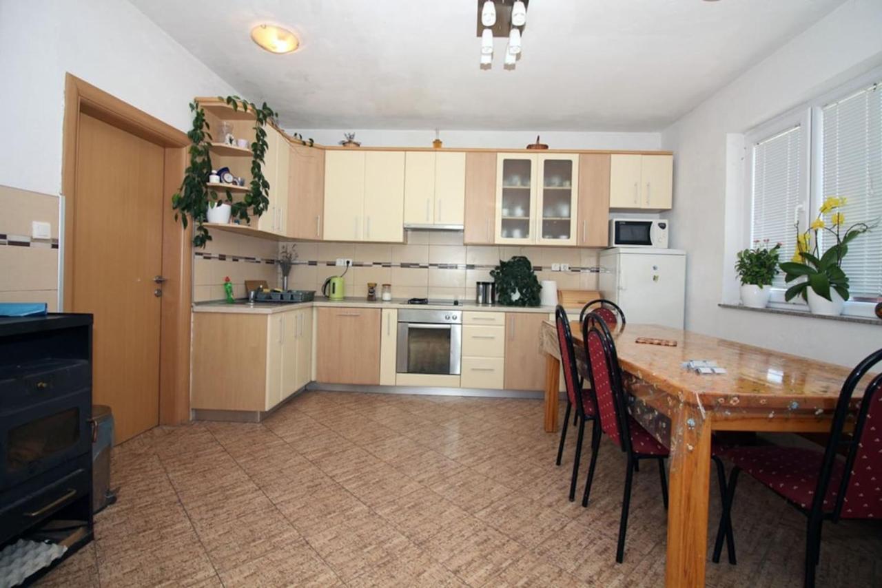 4 Bedroom Apartment In Tisno Kültér fotó
