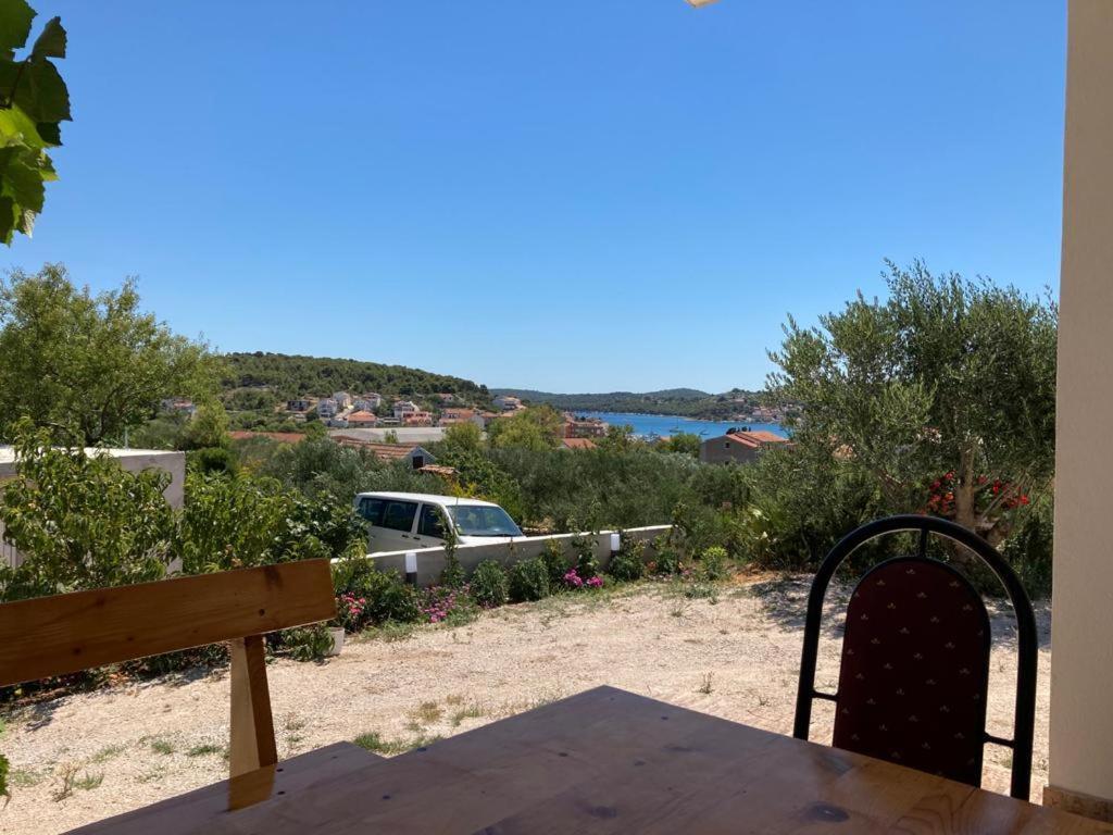 4 Bedroom Apartment In Tisno Kültér fotó