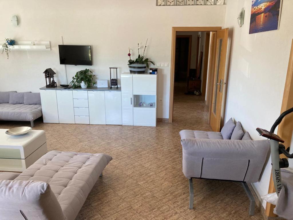 4 Bedroom Apartment In Tisno Kültér fotó